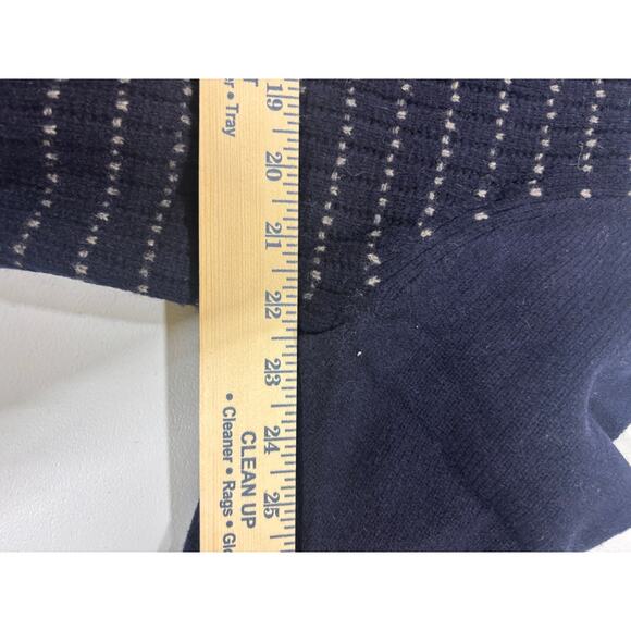 J.Crew 100% Lambswool Shawl Collar Cardigan Sweater Navy Blue Men’s Lg
Heritage - Picture 4 of 7